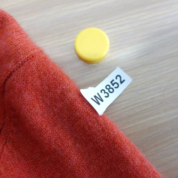 GENEVA Sweater Women Size Medium Red Cashmere Knit V Neck Pullover Casual Jumper - Picture 9 of 9